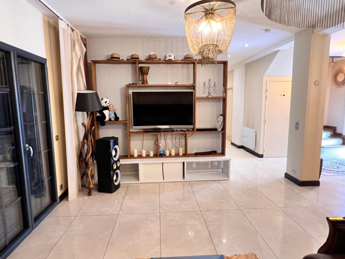 Paris Luxury Guest House - Cdg Aeroport Roissy-en-France Exteriör bild